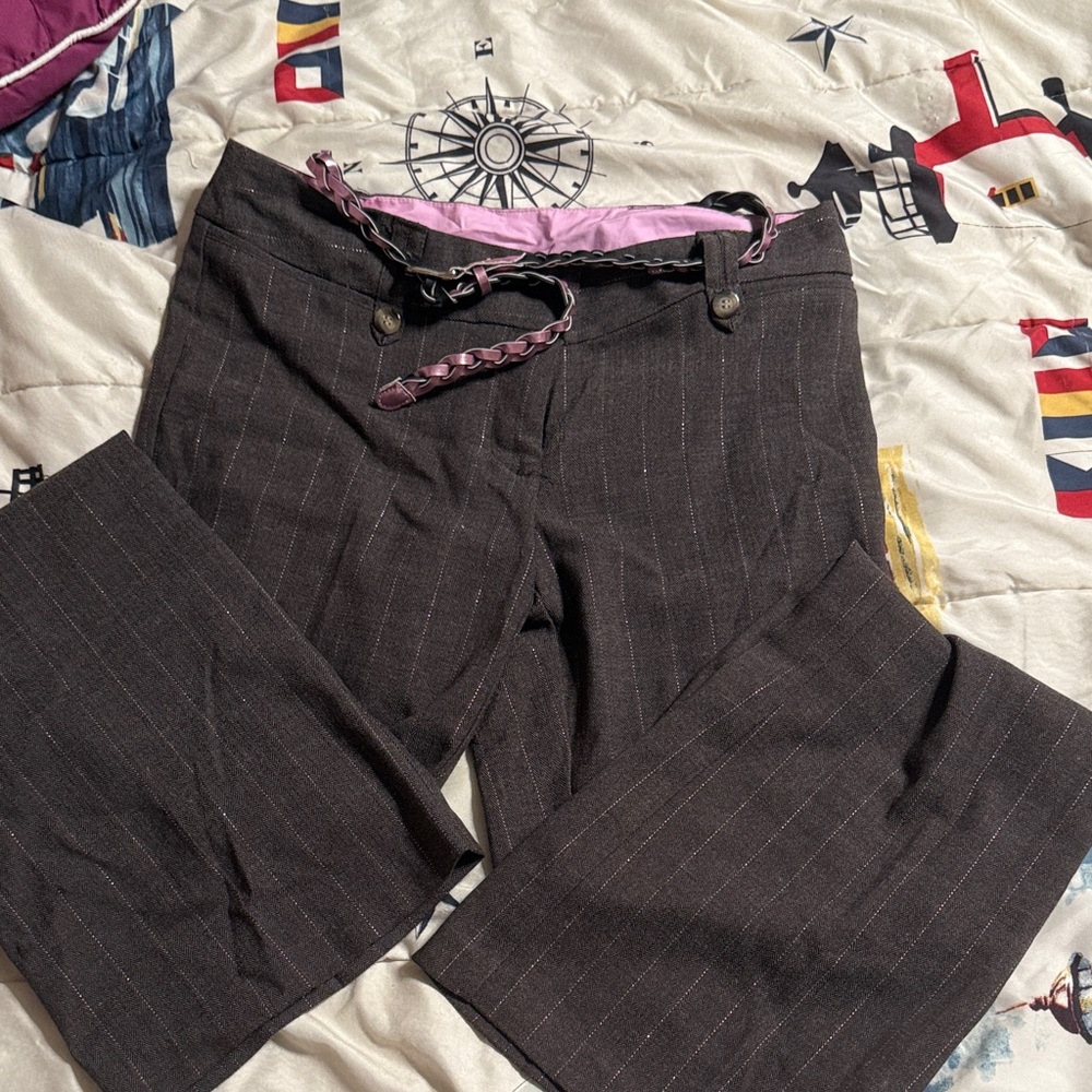 No Boundaries women’s light gray Pinstripe Dress Pants with belt